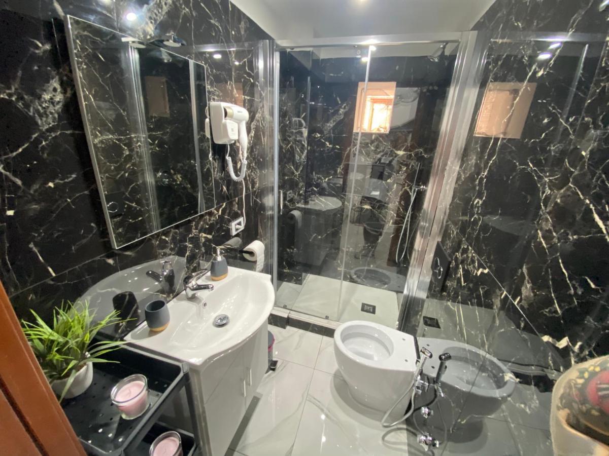B&B Partenope เนเปิลส์ ภายนอก รูปภาพ